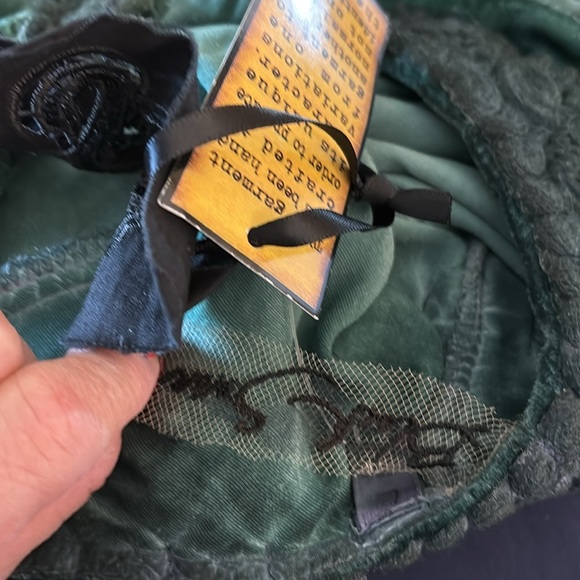 Black Swan Women’s Green Velvet Brocade on back of Dress Size large - Picture 9 of 9